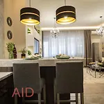 V68 Deluxe Apartment - Hostaid